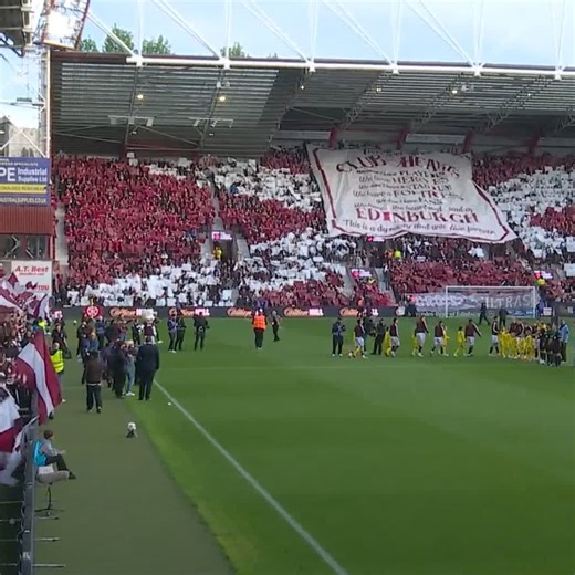 🎶 For the final time this season…Colin Chisholm sings The Hearts Song at Tynecastle before kick off! ⤵️
