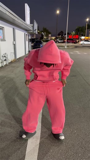 Go get your own set now! 👀🔥 #tiktokshop #twopieceset #streetwear #outfit