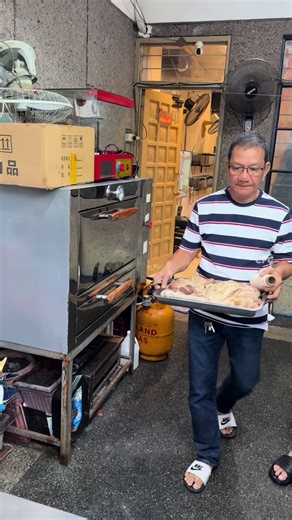 Lechon sa Palanan, Makati: Lokal na Paborito