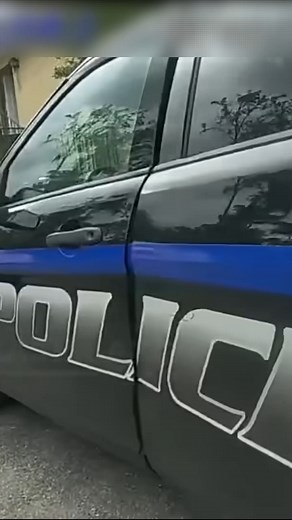 Woman Resists Arrest After Claiming Self-Representation in Court Case 🚨 Catch the full clip in the comments! 👇 | Cop Daily