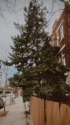 Extraite de mon album Concordance, la pièce La complainte rurale sur des images du quartier Villeray et de la petite Italie à Montréal. | Andre Coutu
