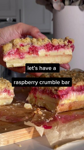 Delicious Crumble Recipes for Baking Enthusiasts