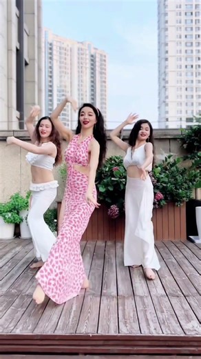 New choreography team dancing