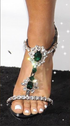 Ariana grande feet♥️🔥