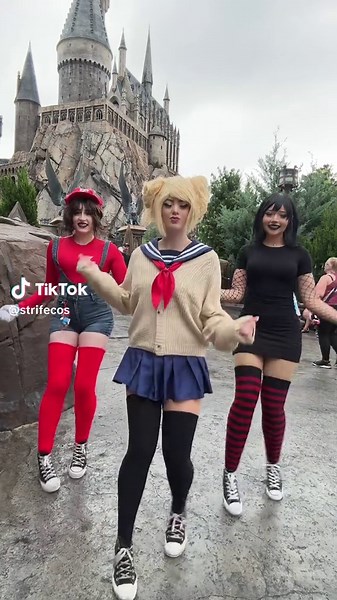 Random Crossovers: A Unique Cosplay Experience