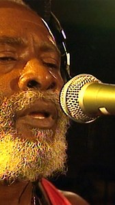 A powerful live performance of “Slavery Days” by Burning Spear from the 1997 2 Meter Sessions. Experience the depth and spirit of roots reggae as one of Jamaica’s most influential voices delivers a timeless classic. #BurningSpear #SlaveryDays #RootsReggae #Reggae #2MeterSessions #LiveMusic #MusicShorts #ReggaeLegends #ClassicReggae | 2 Meter Sessies