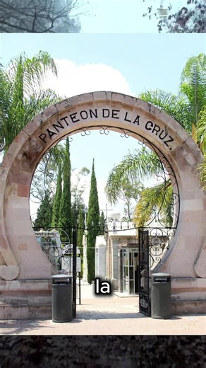 ¡El Panteón más antiguo de Aguascalientes! ✝️🌿 El Panteón Viejo de Tepezalá, construido en el siglo XVIII, guarda más de dos siglos de historia y leyendas. 🪦 Durante la Revolución Mexicana quedó saturado y cerró. Caminar entre sus pasillos es viajar al corazón de un pueblo minero que aún mantiene vivas sus raíces. ¿Te atreverías a recorrerlo? | muevetv