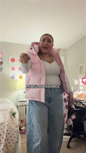 wearing this pink vest is putting me in a hannah montana mood idk about you 😝💓💓🌷 SELF TANNED AND