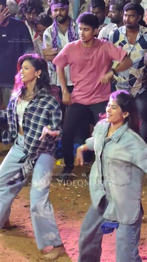 Pavithra detta dance in kulasai dhasara #pavithradetta #dhasaradance #newtrend #trending #shotsfeed