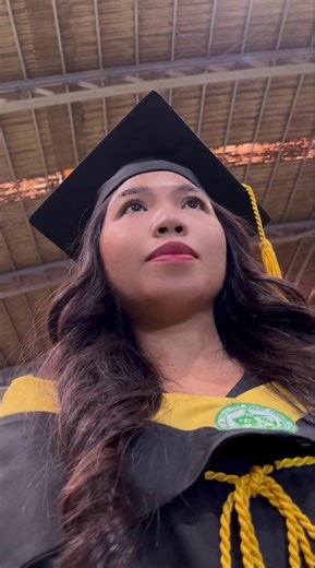 Tassle has finally turned🎓 thank you for the past 5 years DLSJBC🤍 thank you to everyone who’ve been part of my college journey🥹🎓