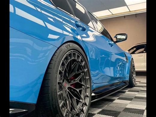 💎「通透到发光是什么体验？」终于给我的M3穿上了ZR系列ZIRX 8隐形车衣！刚贴完就惊了——车漆瞬间镀了一层「玻璃感」✨