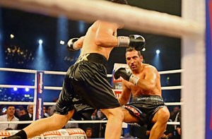 Boxen in Stuttgart: Huck empfiehlt sich für die schweren Jungs