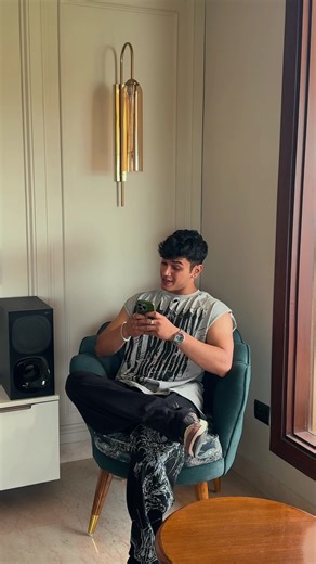 XTREMEX™ on Instagram: "Your AI Trial Room is here. Introducing XTREMEX AI Virtual Try-On – see how our latest drops look on YOU before you buy. ✅ Try any fit in seconds ✅ Real-time styling preview ✅ Shop smarter, faster, cooler Shop Now With AI. #fit #streetwear #fypageシ #explorepage #fyp #reelstrending #explore #fashion #reels #trending"