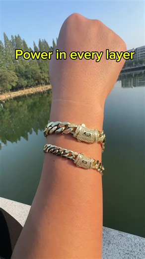 Luxury Strike! This 14K Cuban Link Chain Dominates Trends Gold meets diamonds—irresistible charm! #DoubleLayerGame #CubanCode #LuxuryLogic