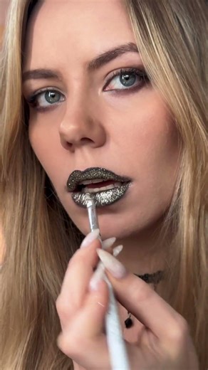 Silver Chrome Lips ✨ Futuristic Glam