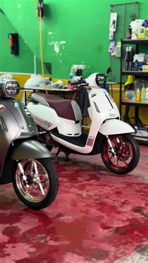 Benelli Panarea 125: Price Comparison 40,150 vs 47,000