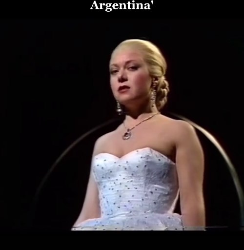 Elaine Paige: The Original 'Evita' on the West End | Don't Cry For Me Argentina