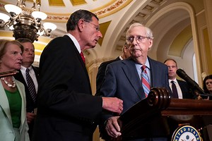 Mitch McConnell Suddenly Freezes During Press Conference One Month After Similar Incident