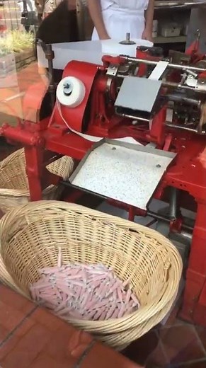 Salt water taffy machine