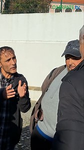 76K views · 454 reactions | Os trabalhadores da área operacional da União de Freguesias da Póvoa de Santa Iria e Forte da Casa estão em greve até ser pago o salário do mês de Novembro. O ordenado deveria ter sido pago no dia 25, mas, segundo o presidente da junta, António Inácio, o anterior executivo não facilitou a transição de mandato e não deixou os códigos de acesso às contas bancárias. | O Mirante | Facebook