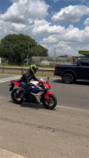 HONDA CBR 600RR 2010