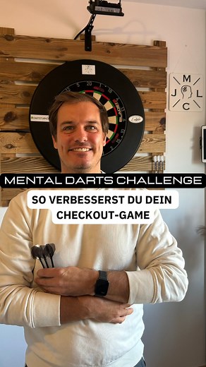 ᴍᴇɴᴛᴀʟ ᴅᴀʀᴛꜱ ᴄʜᴀʟʟᴇɴɢᴇ Mit der heutigen mentalen Challenge verbesserst Du nicht nur Deine Doppelquote, sondern trainierst auch das Spielen in Drucksituationen. Deine Aufgabe: Checke mit 3 Darts ein 1-Dart-Finish (in meinem Beispiel 40 Rest). Checkst Du 👉🏼 Du gewinnst das Leg. Verpasst Du 👉🏼 Dein imaginärer Gegner gewinnt das Leg. Schaffst Du es Best of 5 zu gewinnen? Ob‘s ich wohl schaffen werde? ɢᴀᴍᴇ ᴏɴ ———— Du kannst das Spiel immer wieder über den Restwert variieren. Welches Finish ist Di
