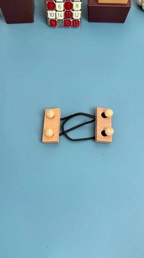 Mastering Topology Knot Puzzles for Logical Thinking