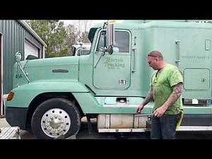 Freightliner FLD "Twelve" Is This Fuel Tank Cracked???