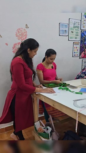 34K views · 324 reactions | ✨Step by step, stitch by stitch ✨ This is how our individual offline class works!! #sewungclass #offlineclass #designloftsewingschool #designloft | ThamaraiSelvi Jeyapal | Facebook