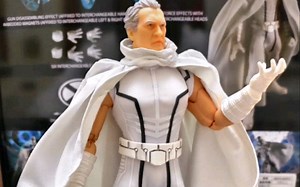 老向模玩 MezcoToyz Magneto 万磁王 还是白衣帅气！