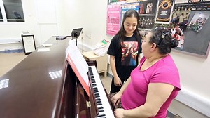 Watch the young talented @Arzuthestar training her voice. Isn't she gorgeous! wish her all the Best!! | Nancy Ajram