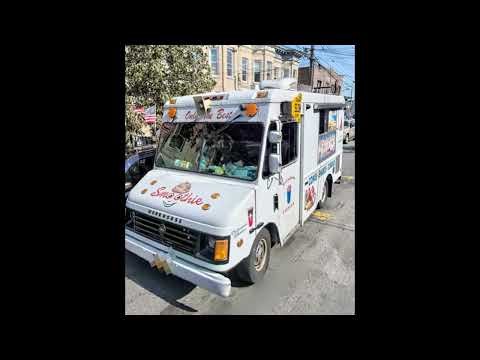 White Smoothie Soft Ice Cream Truck Playing Music Box Dancer + Other Songs