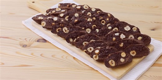 Easy and Crunchy Chocolate and Hazelnuts Cantucci Recipe (Italian Biscotti)