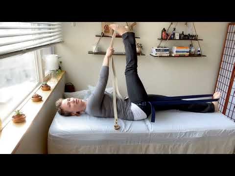 Inferior Femoral Glide to Relieve Back and Hip Pain with Belt Traction DIY