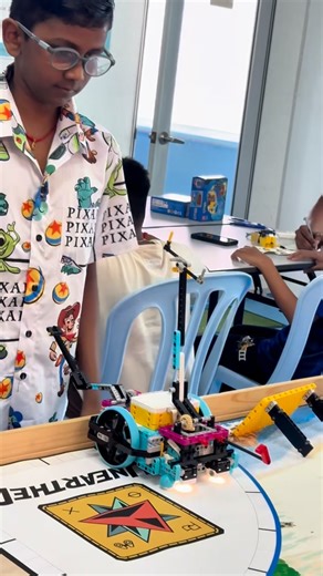 • சாரா என் ஜெயராஜன் 💟| Marketing, Influencer & KOL | on Instagram: "AI | ROBOTICS | CODING | ENGINEERING @g_robotechasia 📲🖥️🕹️ Make your kids skills and hobbies into something good, and encourage them to learn robotics and codings 🖥️ 📍 Pusat Kemahiran IRC, Seremban Jaya 📞 010-8371483 / 017-3508821 Contact them now and book your appointments now!"