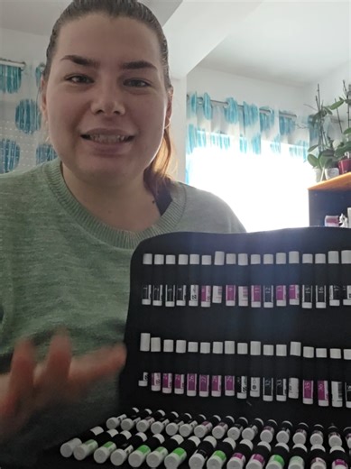 Mica mea comoară cu parfumuri. 042 esenta mea preferata cu note de para, iasomie si vanilie. Miroase minunat. #esentaparfum #042 #comoaramea❤ #parfum #chogan