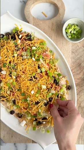 This Taco Dip is so easy! #taco #dip #fooddolls