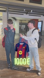 💰 ¿VALE UNA CAMISETA DE MESSI 1000€? 😱🔥 Cada vez que acierte una pregunta… ¡BAJAN 200€! 🤯 ¿Llegará a 0€ y se la lleva en SOLO 3 MINUTOS? ⏱️⚽ ¡RESPONDE TÚ TAMBIÉN en los comentarios! 👇🏼 #futbol #Messi #retosdefutbol #parati #viral | FarcoN