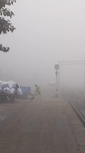 Thick Foggy Weather in morning at Lahore Pakistan Railways | Pak Rail Tech