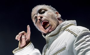 Rammsteins Till Lindemann: Das ist der Songtext von „Steh auf“