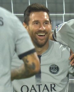 3.7M views · 178K reactions | An incredible bicycle kick 2 goals ⚽⚽ Messi started his season in the best way possible vs Clermont  | PSG - Paris Saint-Germain | Facebook