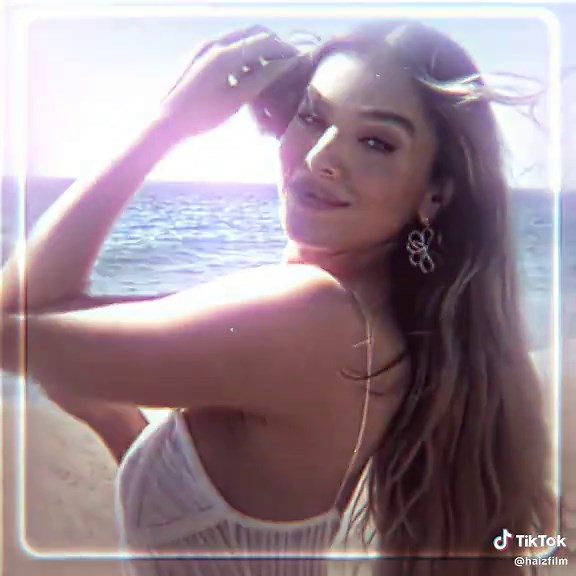 Hailee Steinfeld Dance Moves Like a Cyclone