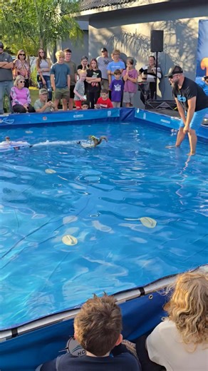 What a great grand opening of this Debary plaza!! Twiggy Show @ Home Loans of Florida and Debary Plaza, Grand Opening | Matt Miller