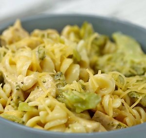 1.6M views · 17K reactions | One-Pot Broccoli Cheddar Chicken Pasta | BuzzFeed Food | Facebook