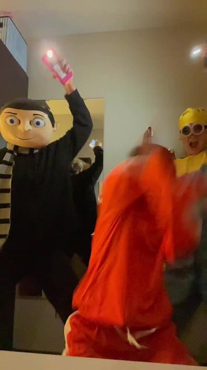 dispicable me went too hard 😎 #fyp #halloweencostumes | VECTOR