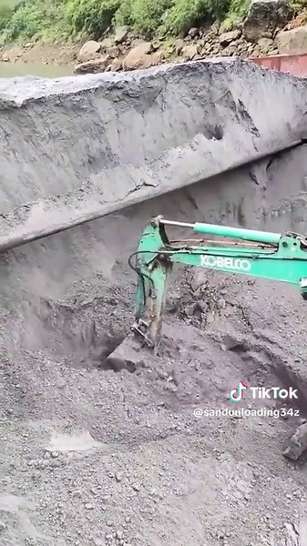 Satisfying Sand Unloading and Pile Unclogging