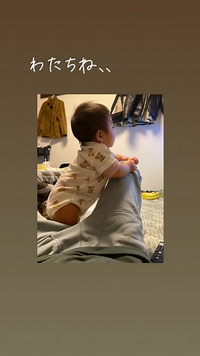 お座り練習中の赤ちゃんの成長記録