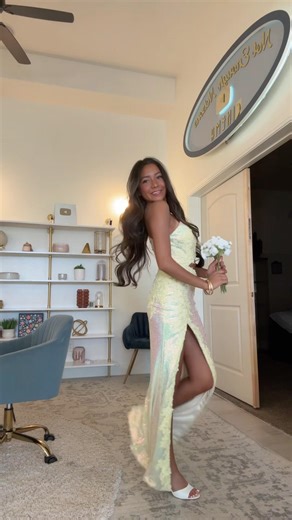 Are you ready to see my PROM Dress!?!! 👗 #prom #getreadywme #ypsilondresses #nayveenelson