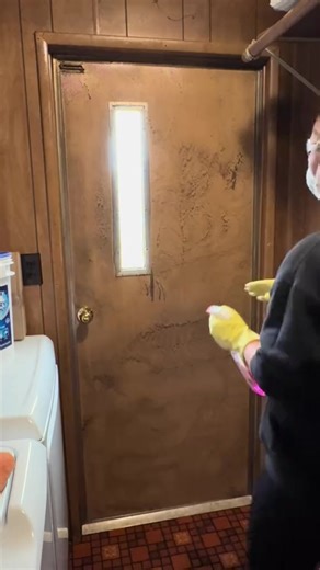 Cleaning Grandpas House: Satisfying Laundry Room Transformation
