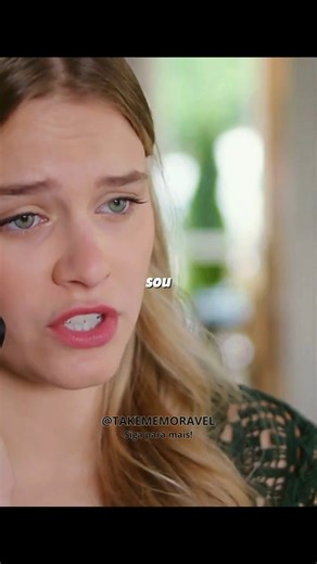 Take Memorável | Filmes | Séries on Instagram: "O que você achou dessa cena? 😯 . 💥Siga @takememoravel 💥 para receber os melhores takes na sua tela! . 🎬 Título: Assassino no Andar de Cima 🎥 Direção: Jem Garrard 📝 Roteiro: Conor Allyn . 🎭 Gênero: Suspense 📆 Lançamento: 11 de maio de 2017 (EUA) ⏰ Duração: 1h 24m 🌍 País: Canadá 🏆 Classificação: Não recomendado para menores de 12 anos 💯 Nota IMDb: 5.5/10 . 📺 Disponibilidade: Mercado Play, Prime Vídeo . 📜 Sinopse: Uma mãe protege sua ente